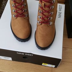 New 9 West Women Boots Size 5.5
