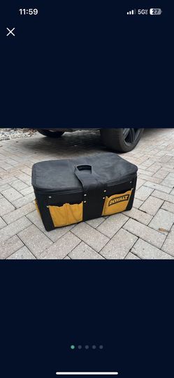 Dwalt Large Heavy Duty Contractor Tool Bag