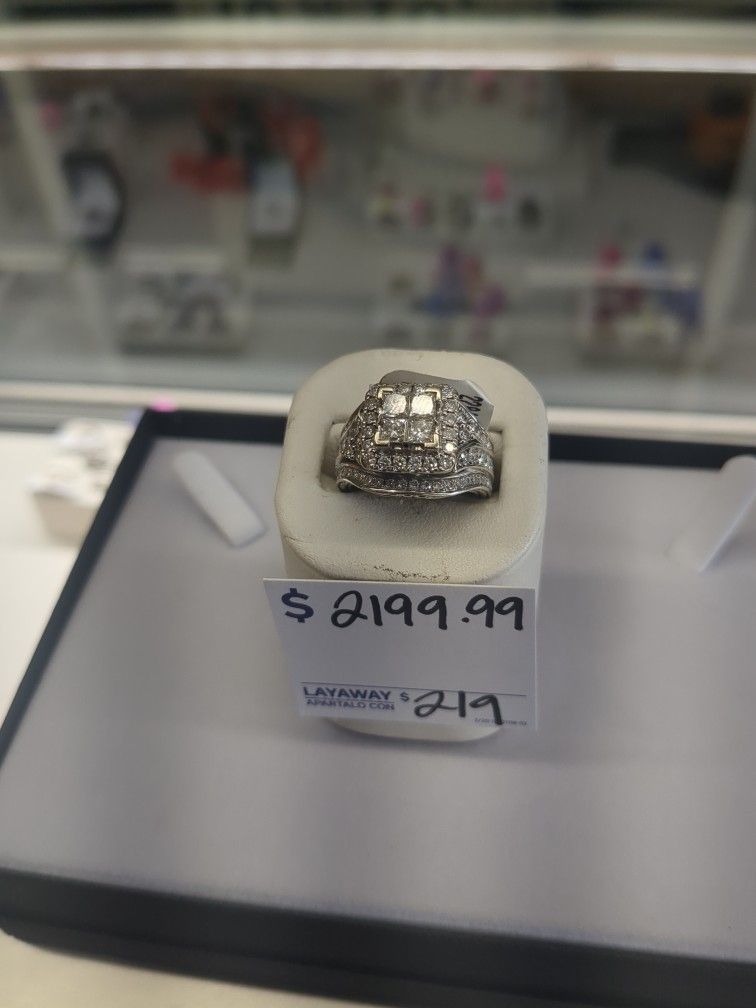 14k Solid Gold Withe Gold 11.3 Grams Size 7 Layway Available 10% Down If You Interested Please Make Sure You Ask For Maribel Thank You 