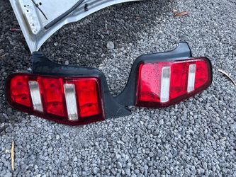 2010 mustang taillights
