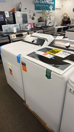 Whirlpool- 4.7 Cu.Ft Top Load Washer & 7.0 Gas Dryer Laundry Set