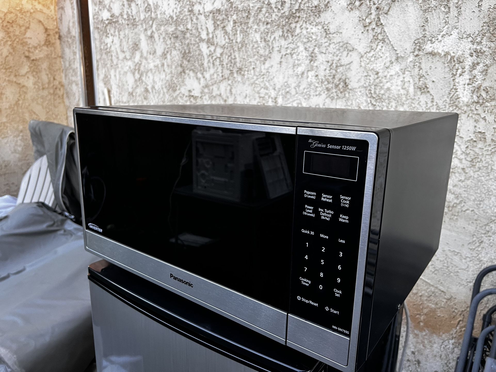 Panasonic 1250Wt Countertop Microwave Oven