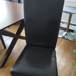 Kitchen Table With 6 Matching Chairs 