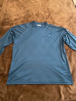 Like new men’s fishing shirt $10
