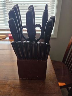 Kitchen knife set