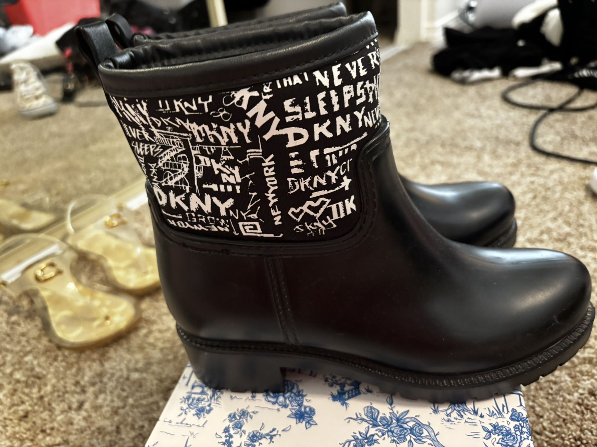 DKNY Winter Rain boots Size 6 Women's shoes