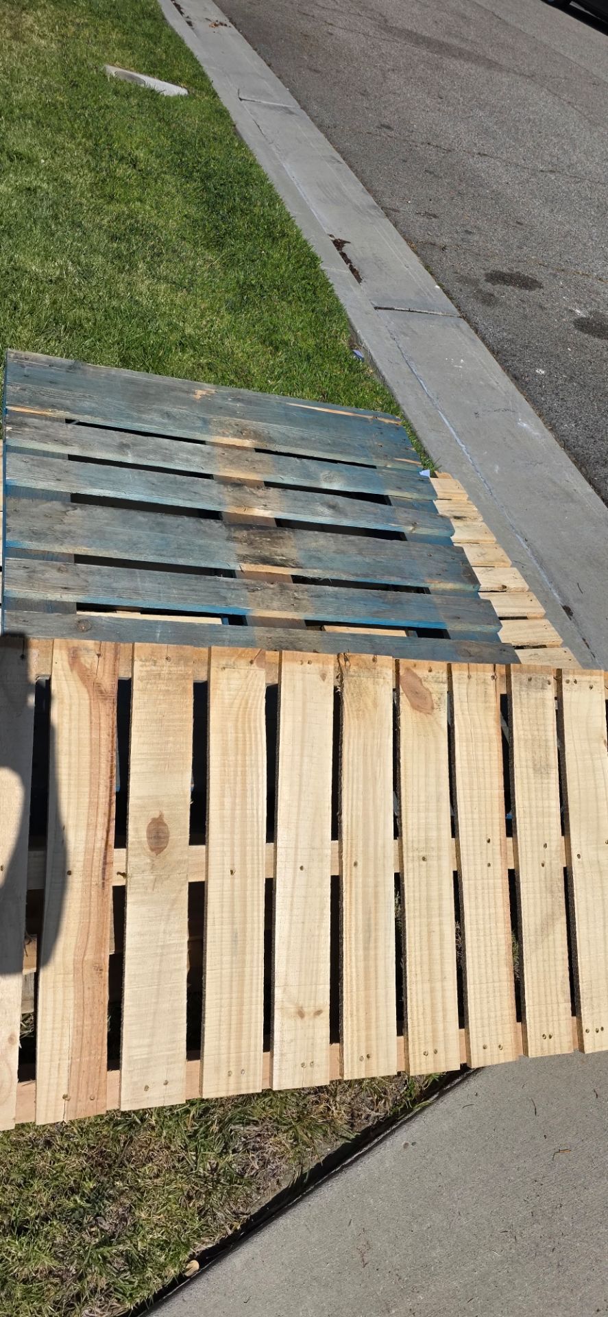 Wood pallet free