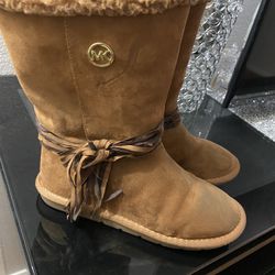 Mk Boots Size 4