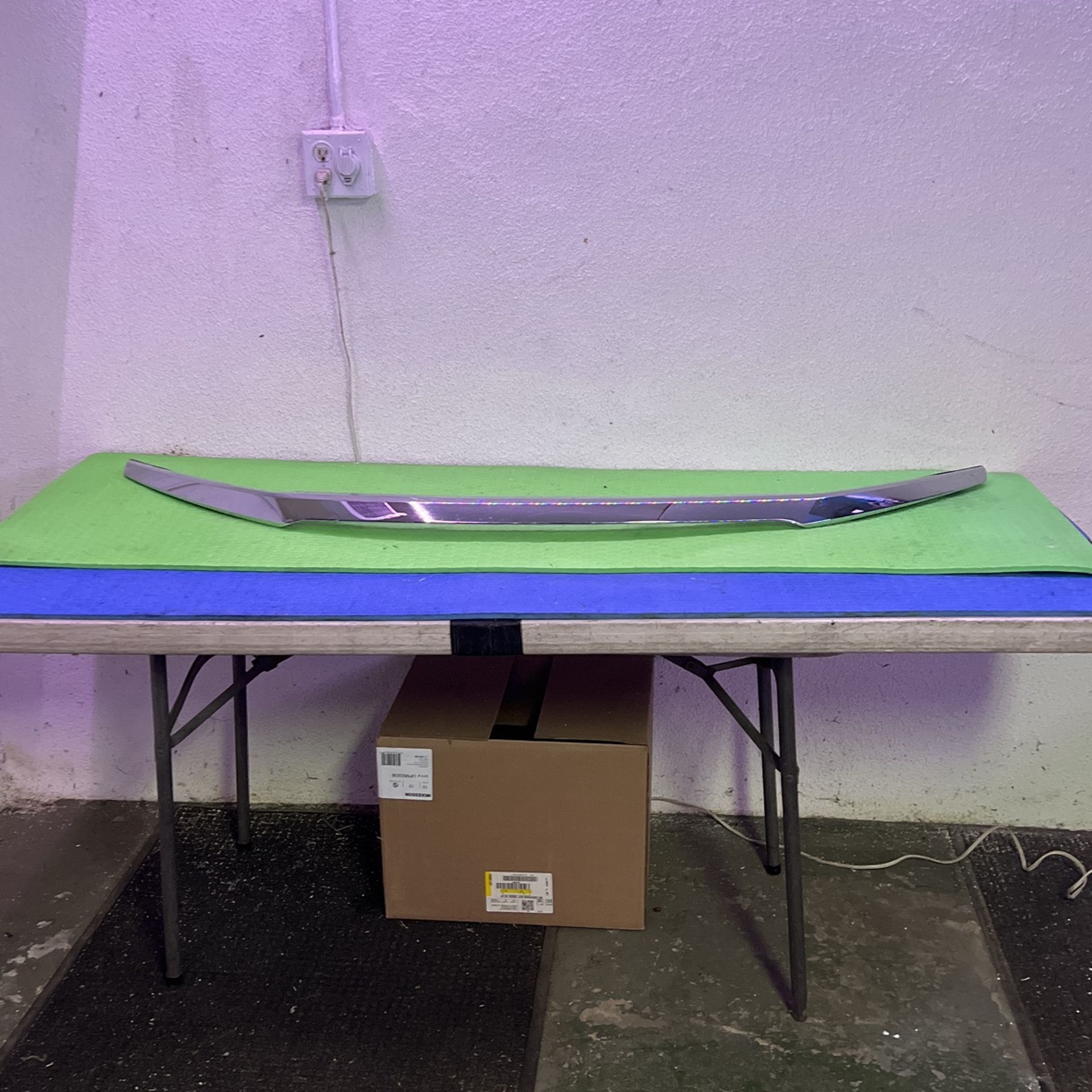 2016-2018 HONDA PILOT OEM FRONT UPPER BUMPER GRILLE MOLDING TRIM 71150-TG7A-R000