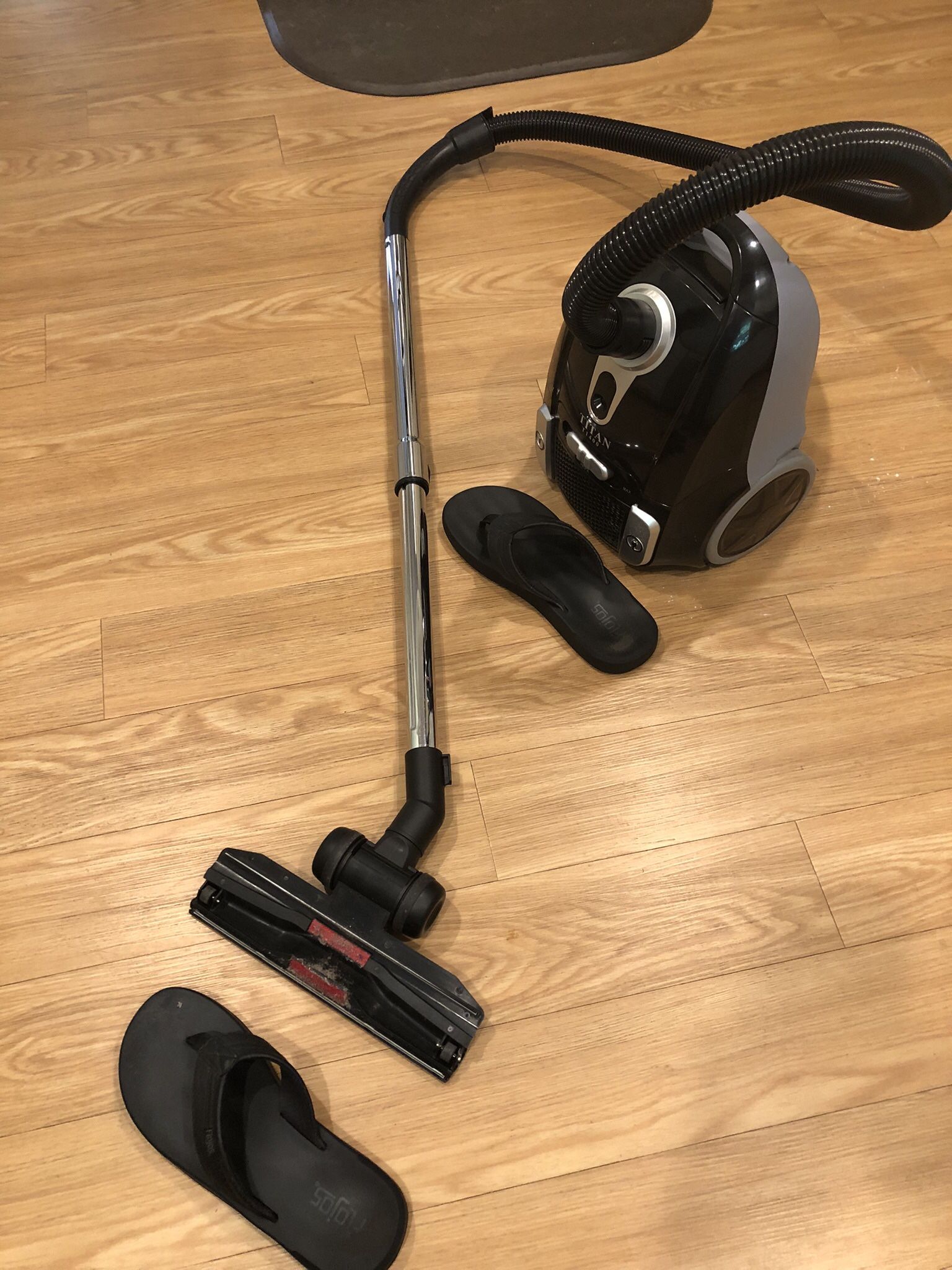 Titan 1400 Vacuum Cleaner