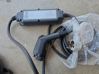 Brand new Nissan brand level 2 charger never used