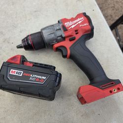 Milwaukee 18v Hammer drill fuel y batt 5.0 no cargador $100 Firme Área Jersey Village 77O41
