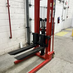 Pallet Stacker