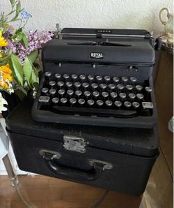 1942 rare Royal Arrow typewriter