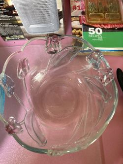 Kitchen glass and plastic dishes