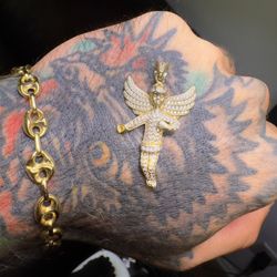 Wow 🤩 !! Gold Plated 925 Sterling Silver + Cz Angel Pendant !