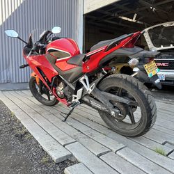 2017 Honda CBR 300 R