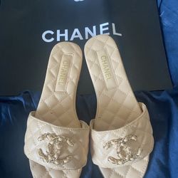 NEW CC Logo 6 / 37 Never Worn ! 