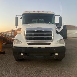 2009 Freight-liner Columbia