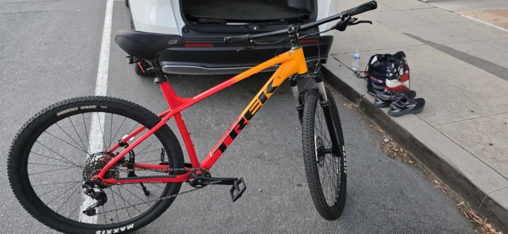MOUNTAIN BIKE XL