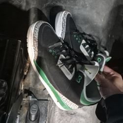 JORDANS 3 RETRO PINE GREEN 