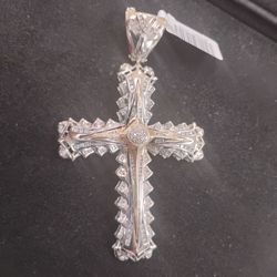 Pendant cross with diamonds