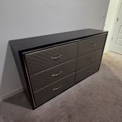 Long Dresser