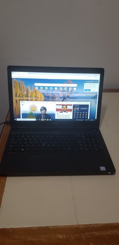 Dell Latitude 5580 Intel I5 63004 2.40 Ghz 256 SSD 8Gig Ram Webcam