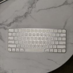 Magic Keyboard Apple