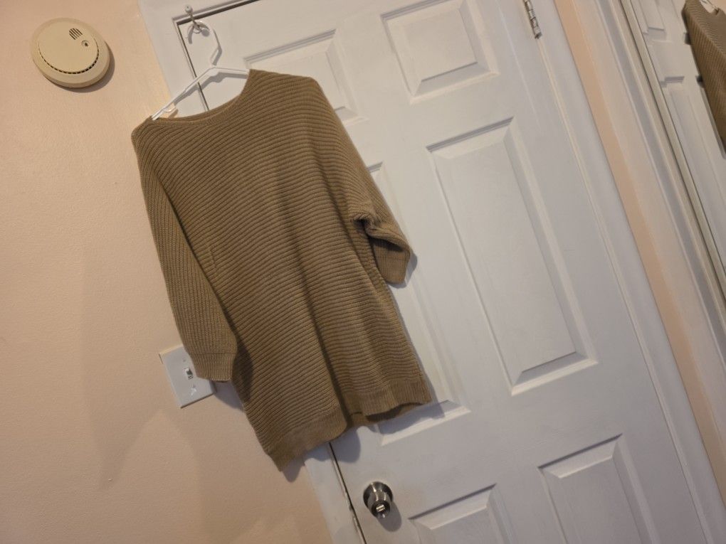 Tan 3/4  Sleeve Light Weight Sweater