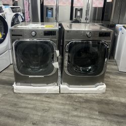 LG XL Jumbo 5.2 Cubic Ft. Washer And 9.0 Cubic Ft. Electric Dryer 220v🚨