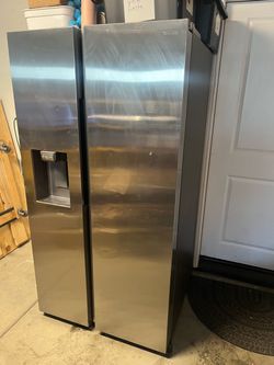 Samsung French Door Refrigerator with Ice Maker