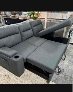 Beautiful Modern Sectional pull out sofa sleeper new