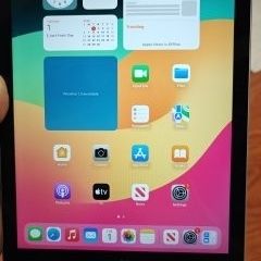 iPad 6th Generation Like New 128GB And Case 