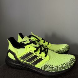 Ultra Boost 20 “ Signal Green Black”