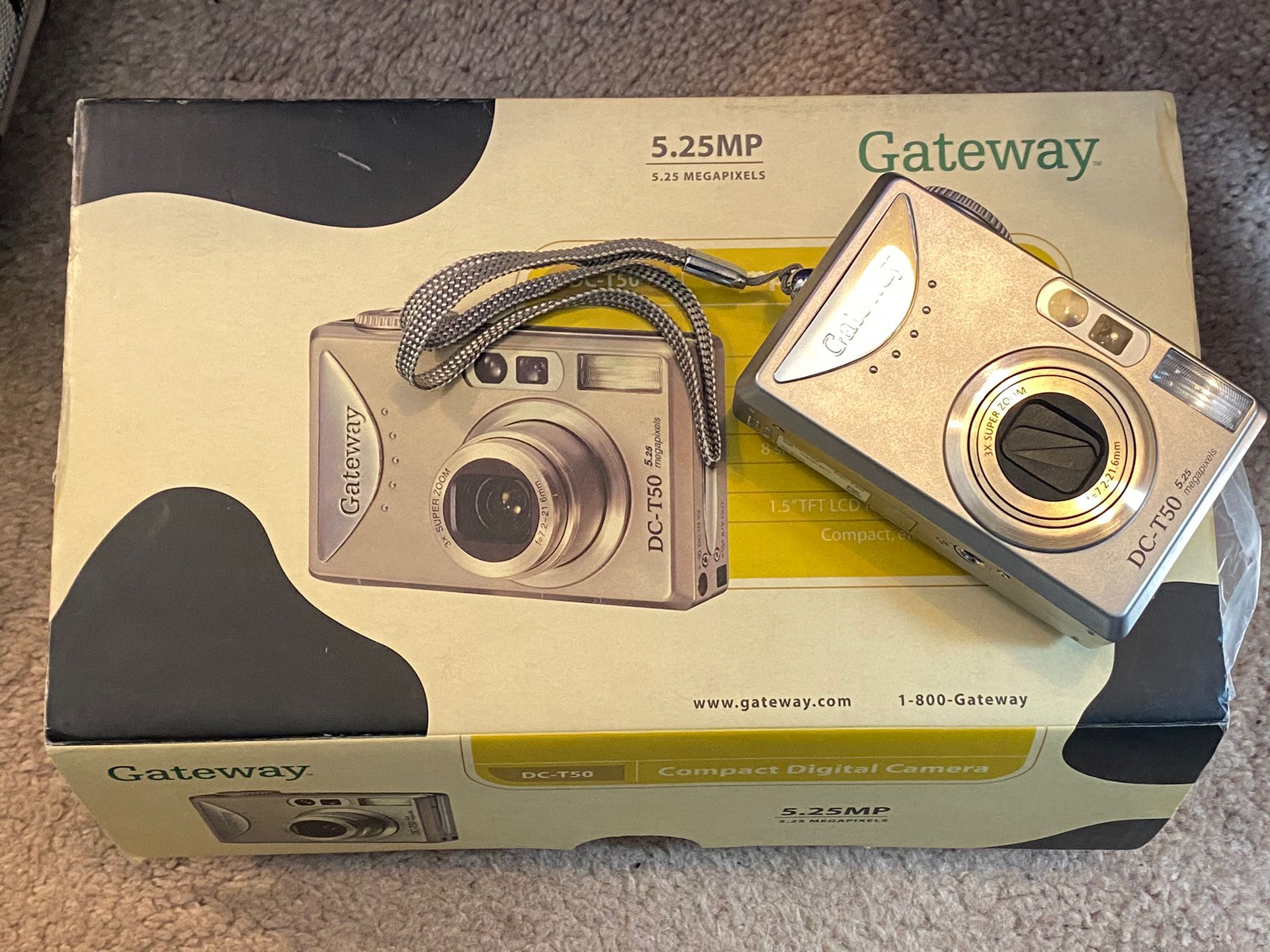 Gateway 5.25 MP Compact Digital Camera, DC-T50.
