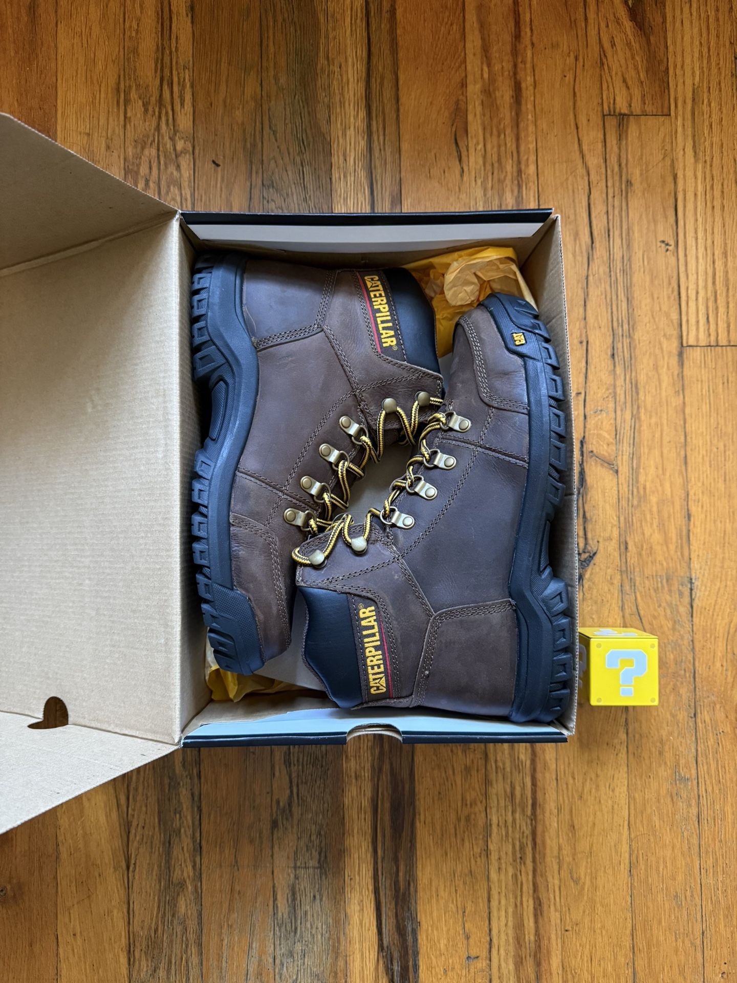 Grey and Seal Brown Caterpillar Work Boots Outline Soft Toe Men’s Size 8.5 Brand New !