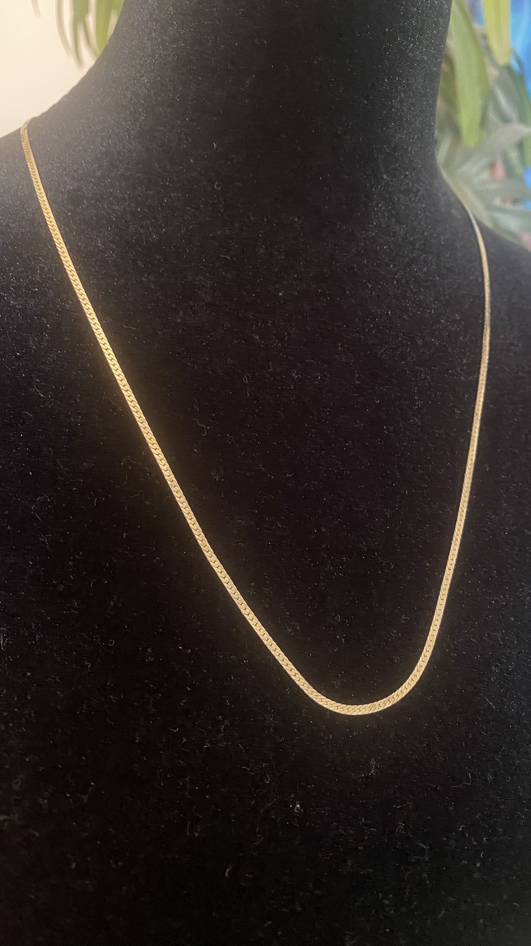Gold Tone Fashion Necklace 
