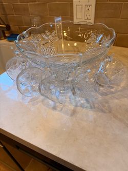 Glass punch bowl w six cups
