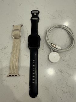 Apple Watch Series 3 (GPS) – Great Condition + Charger + 2 Bands