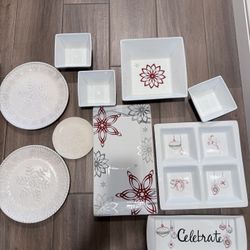 Christmas Serving Pieces 
