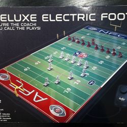 VINTAGE TUDOR GAMES NFL DELUXE ELECTRIC FOOTBALL GAME 