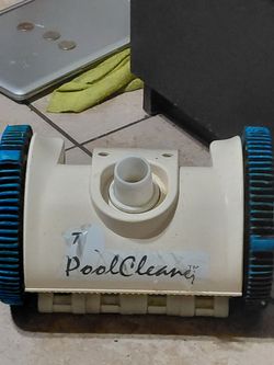 Pool vacuum