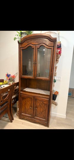 Hutch made with real wood , very sturdy