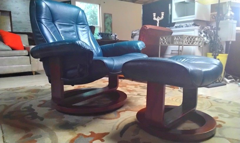 Vintage mcm Style Leather Teal  Recliner Chair With Ottoman,  Delivery