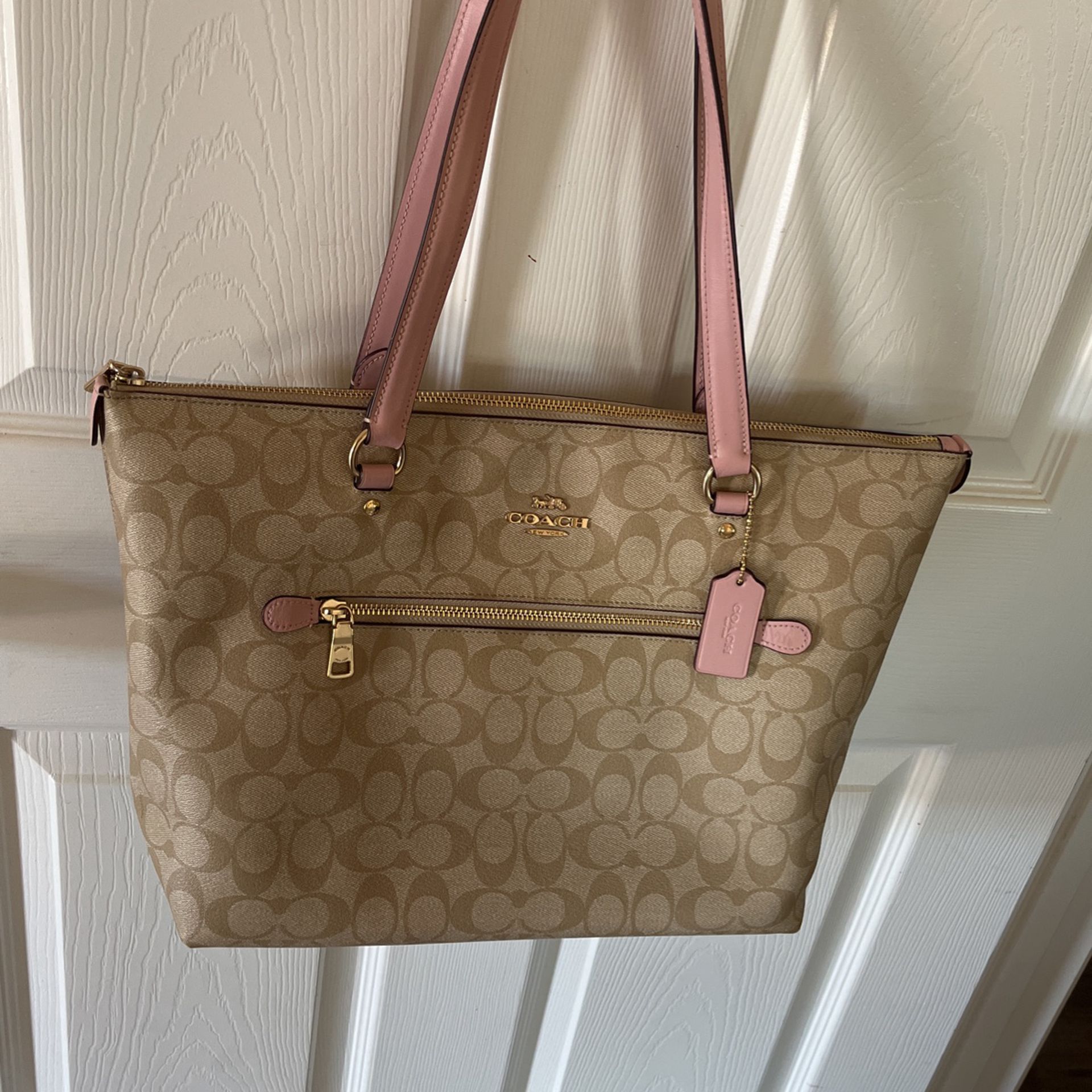 Authentic Tan & Pink Coach Bag for Sale in Berenda, CA - OfferUp