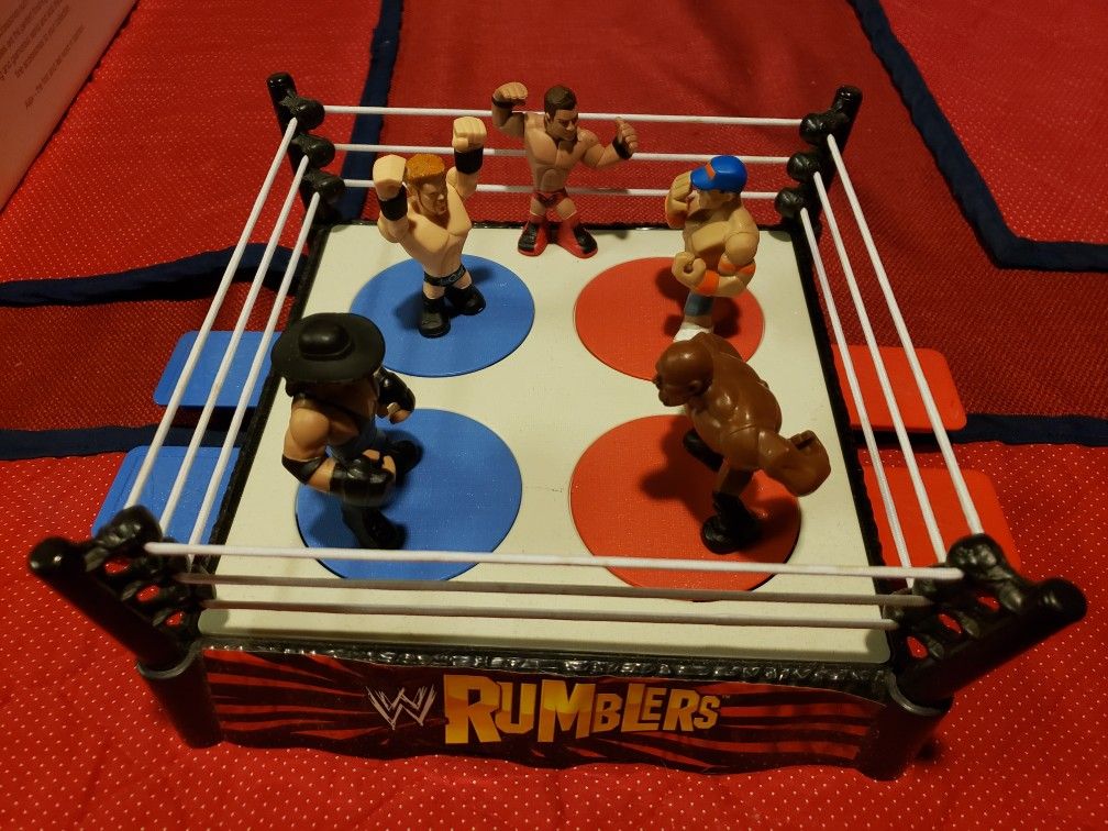 WWE RUMBLERS BLAST & BASH BATTLE RING