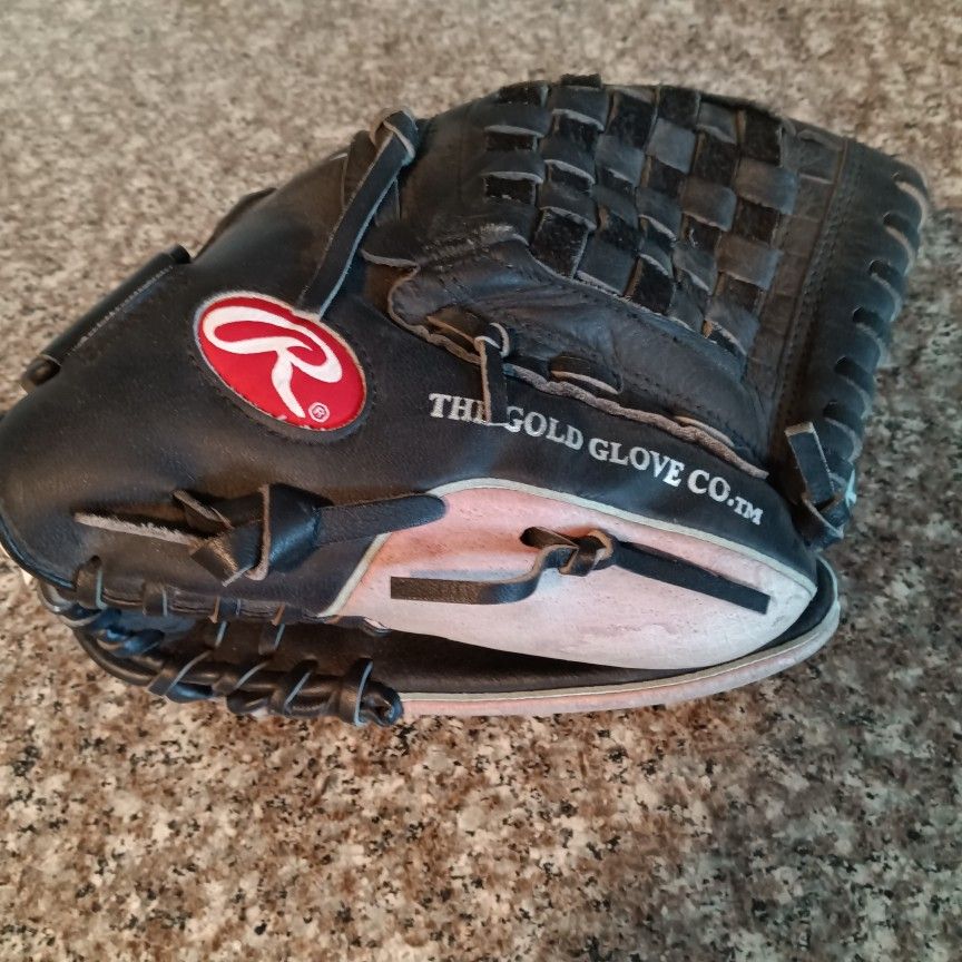 Rawlings Baseball Glove