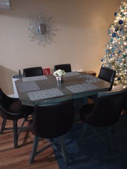 New Haven Dining Set