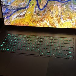 GAMING LAPTOP